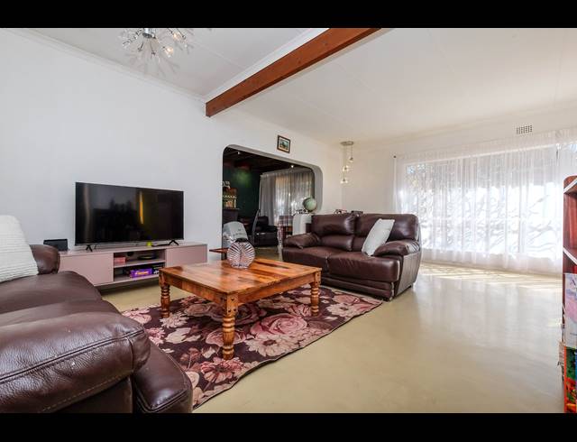 3 BEDROOM HOUSE FOR SALE IN GALLO MANOR